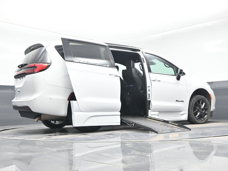 Used 2024 Chrysler Pacifica Touring L w/S package - BraunAbility Side Entry Entry Fold Out Automatic Ramp