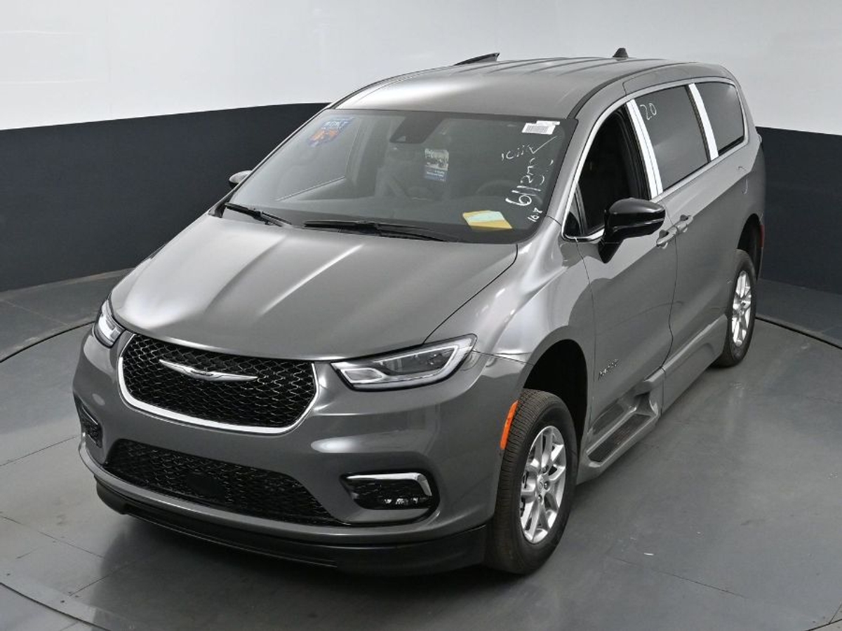 2025 CHRYSLER PACIFICA - Image 24