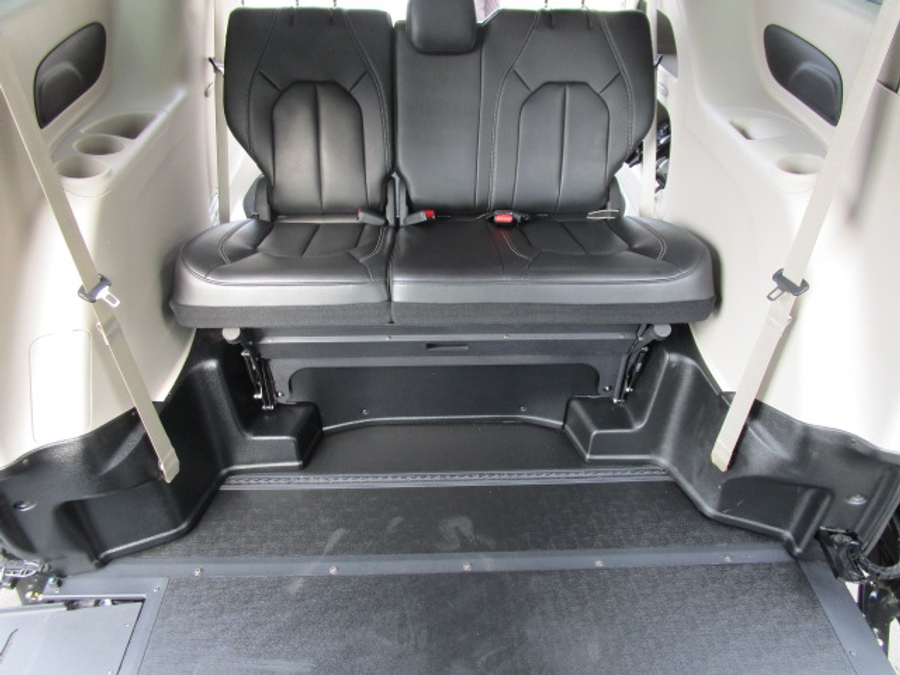 Used 2023 Chrysler Pacifica Touring L Safety - BraunAbility Side Entry Entry In Floor Automatic Ramp