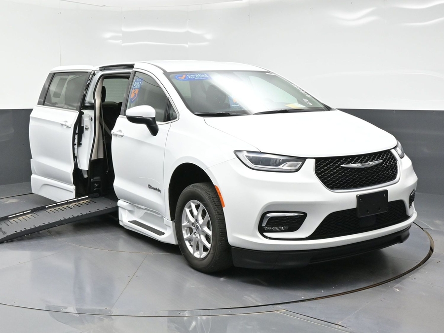 Used 2023 Chrysler Pacifica Touring L - BraunAbility Side Entry Fold Out Automatic Ramp