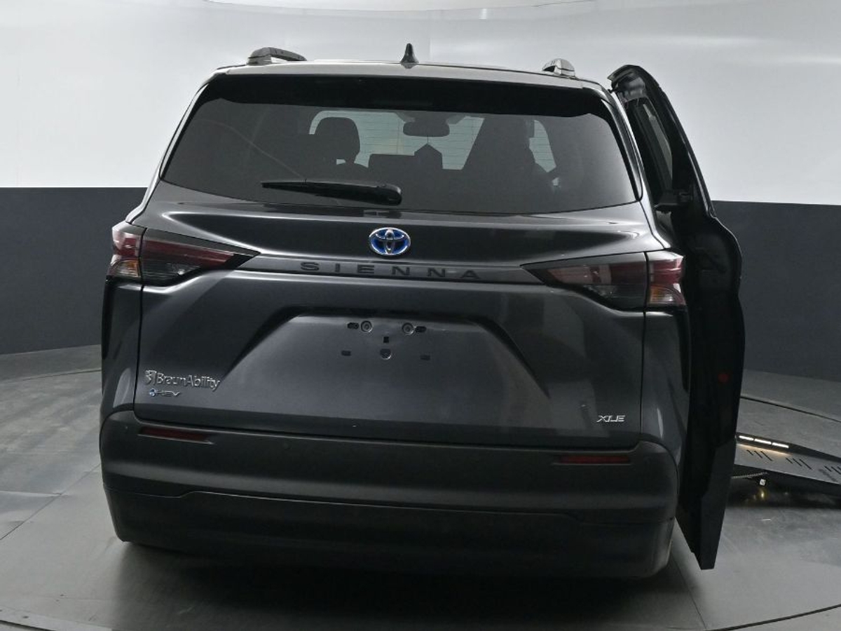 2025 TOYOTA SIENNA - Image 6
