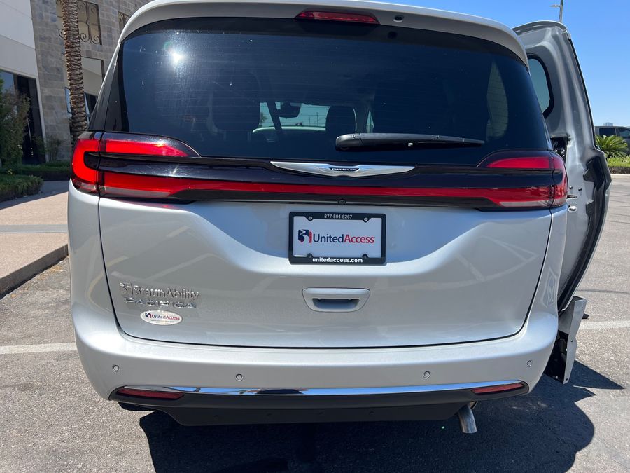 Used 2024 Chrysler Pacifica Touring L - BraunAbility Side Entry Entry Fold Out Automatic Ramp