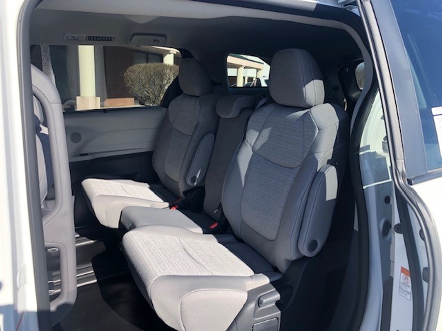 New 2026 Toyota Sienna Hybrid LE - BraunAbility Commercial Rear Entry Fold Out Manual Ramp