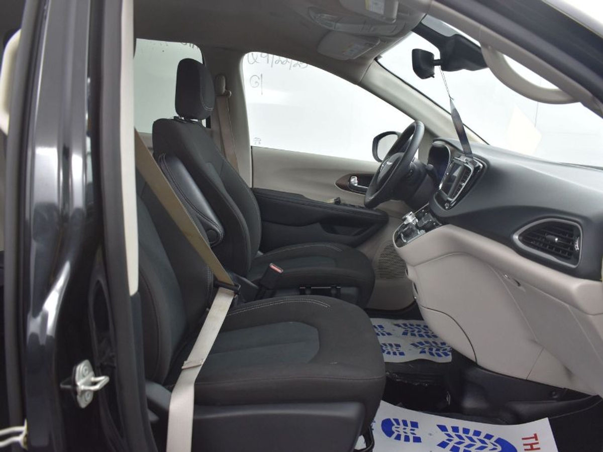 2023 CHRYSLER VOYAGER - Image 9