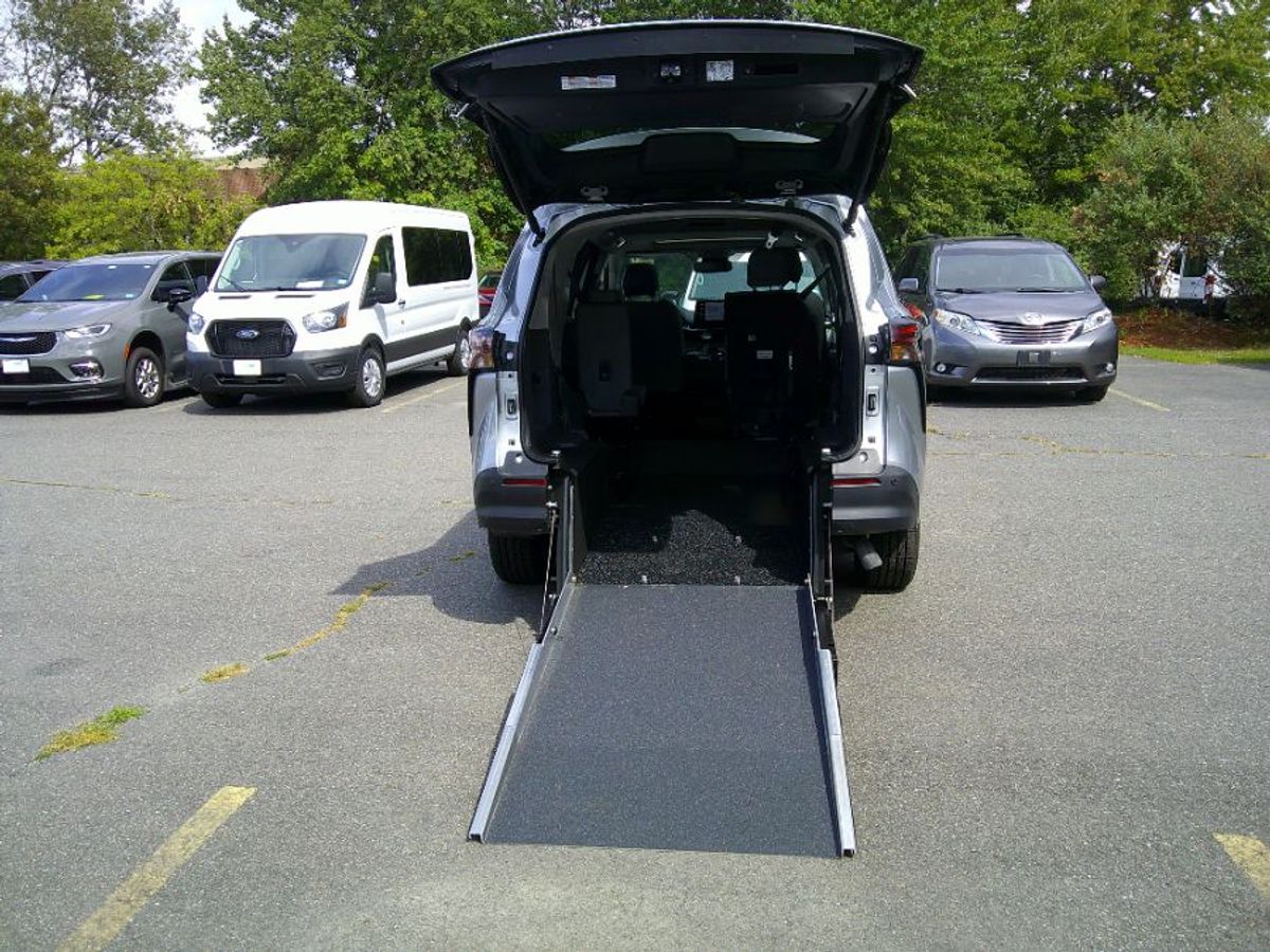 2024 TOYOTA SIENNA - Image 1