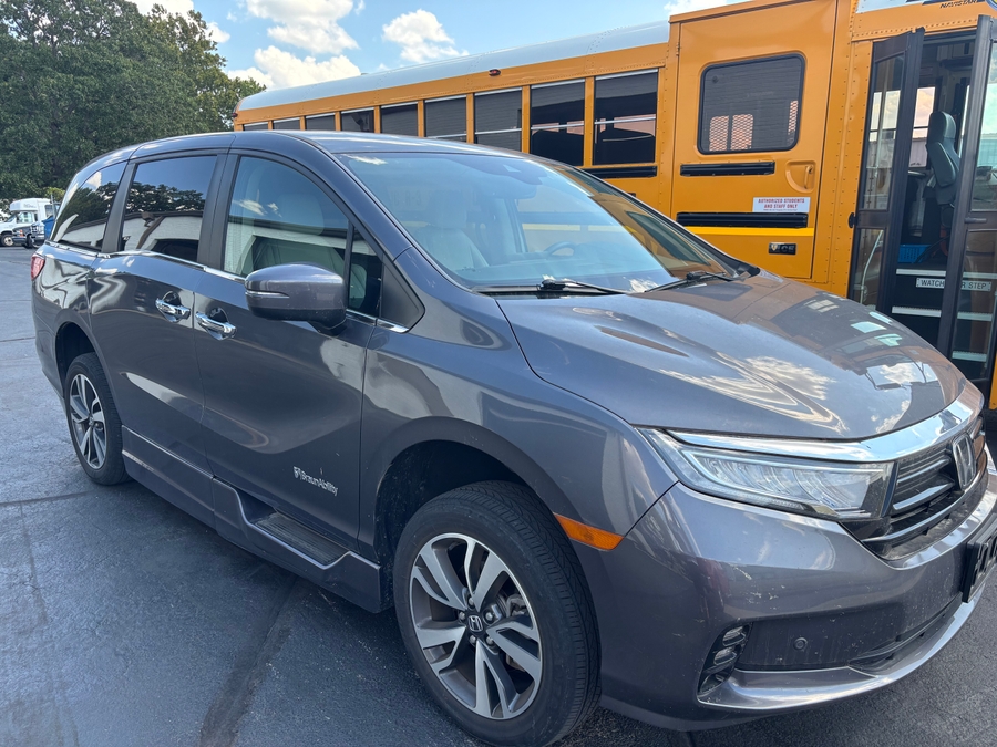 Used 2023 Honda Odyssey Touring - BraunAbility Side Entry In Floor Automatic Ramp