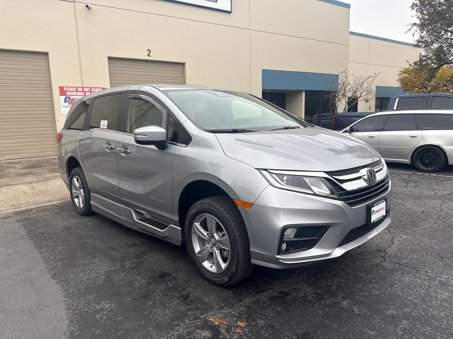 Used 2019 Honda Odyssey EX-L - BraunAbility Side Entry Entry In Floor Automatic Ramp