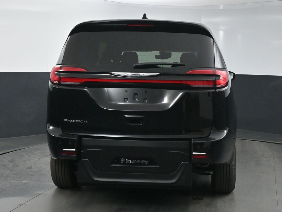 New 2025 Chrysler Pacifica Select Safety - BraunAbility Rear Entry Entry Fold Out Manual Ramp