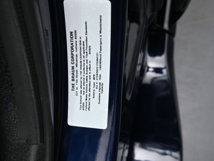 New 2026 Toyota Sienna Hybrid XSE Sport - BraunAbility Side Entry Fold Out Automatic Ramp