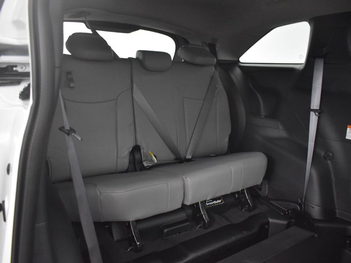 2025 TOYOTA SIENNA - Image 10