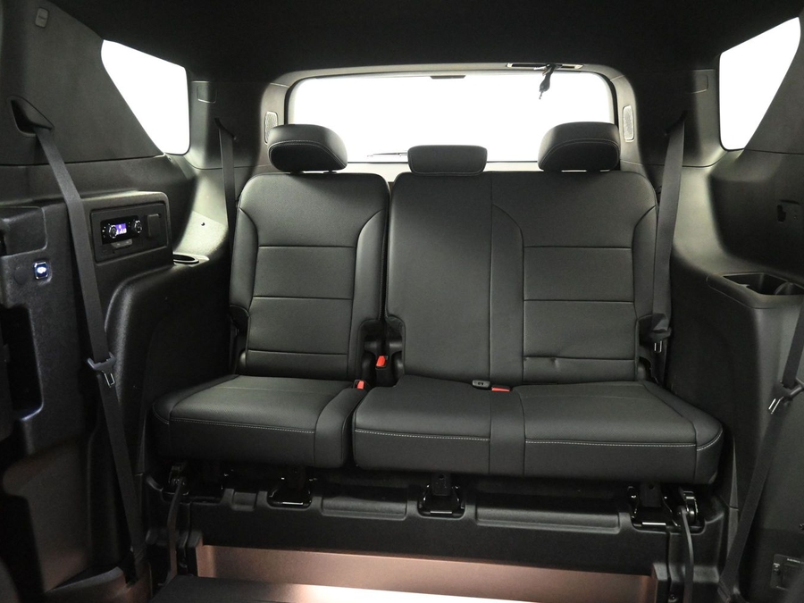 New 2026 Chevrolet Traverse 1LT Midnight - BraunAbility Side Entry In Floor Automatic Ramp