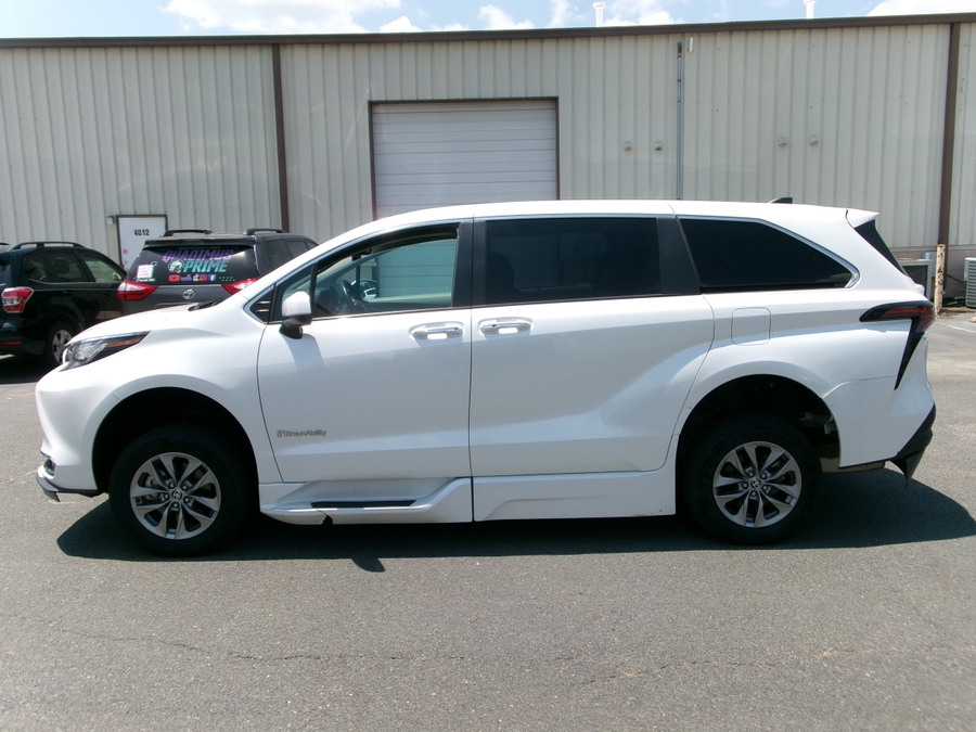 White Toyota Sienna with Side Entry Automatic Fold Out ramp