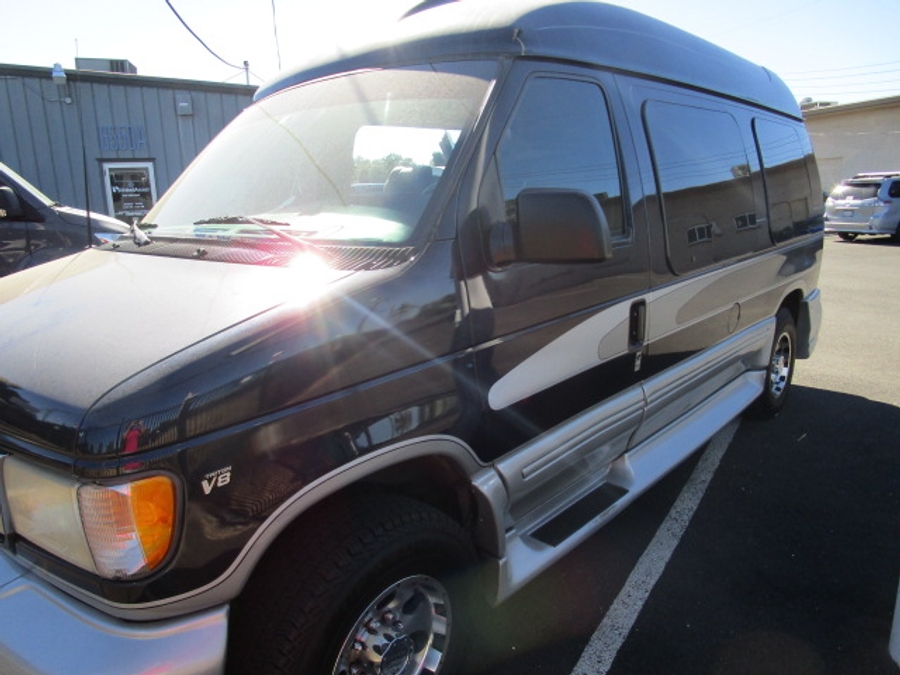 Used 2009 Ford E-Series E-350 SD XL - OTH Rear Entry Lift Automatic Ramp