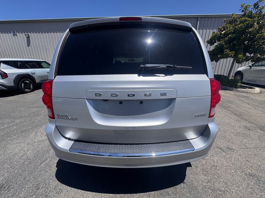  Dodge Grand Caravan image number 2