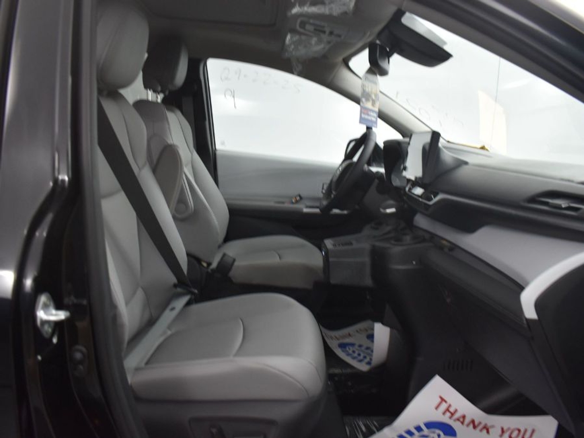 Black Toyota Sienna image number 8