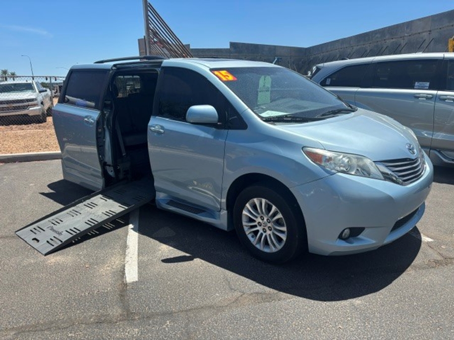 Used 2015 Toyota Sienna XLE - BraunAbility Side Entry Fold Out Automatic Ramp