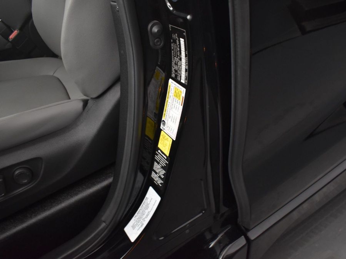 2025 TOYOTA SIENNA - Image 11