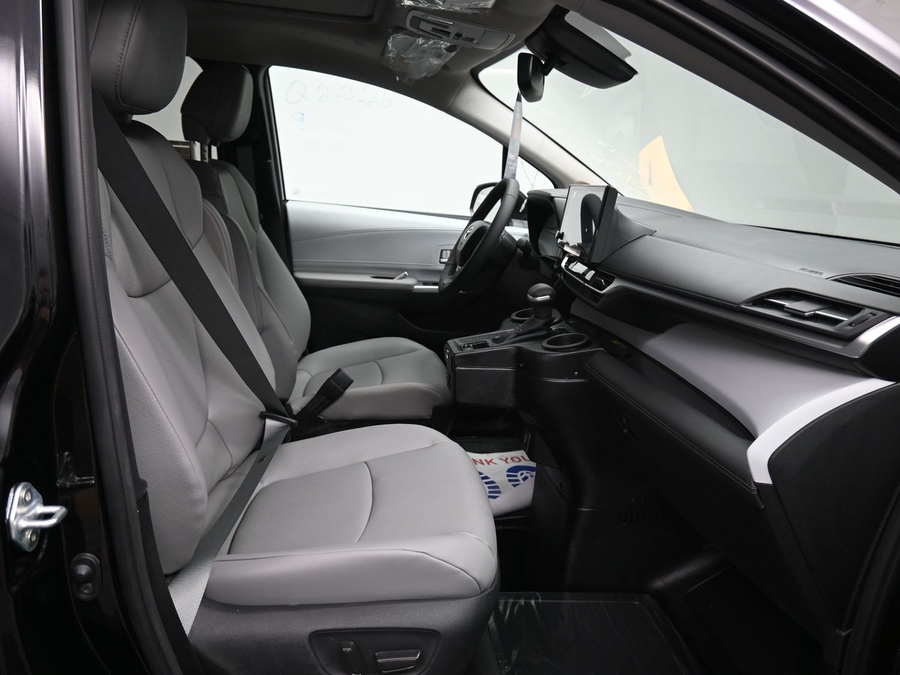 Black Toyota Sienna image number 8