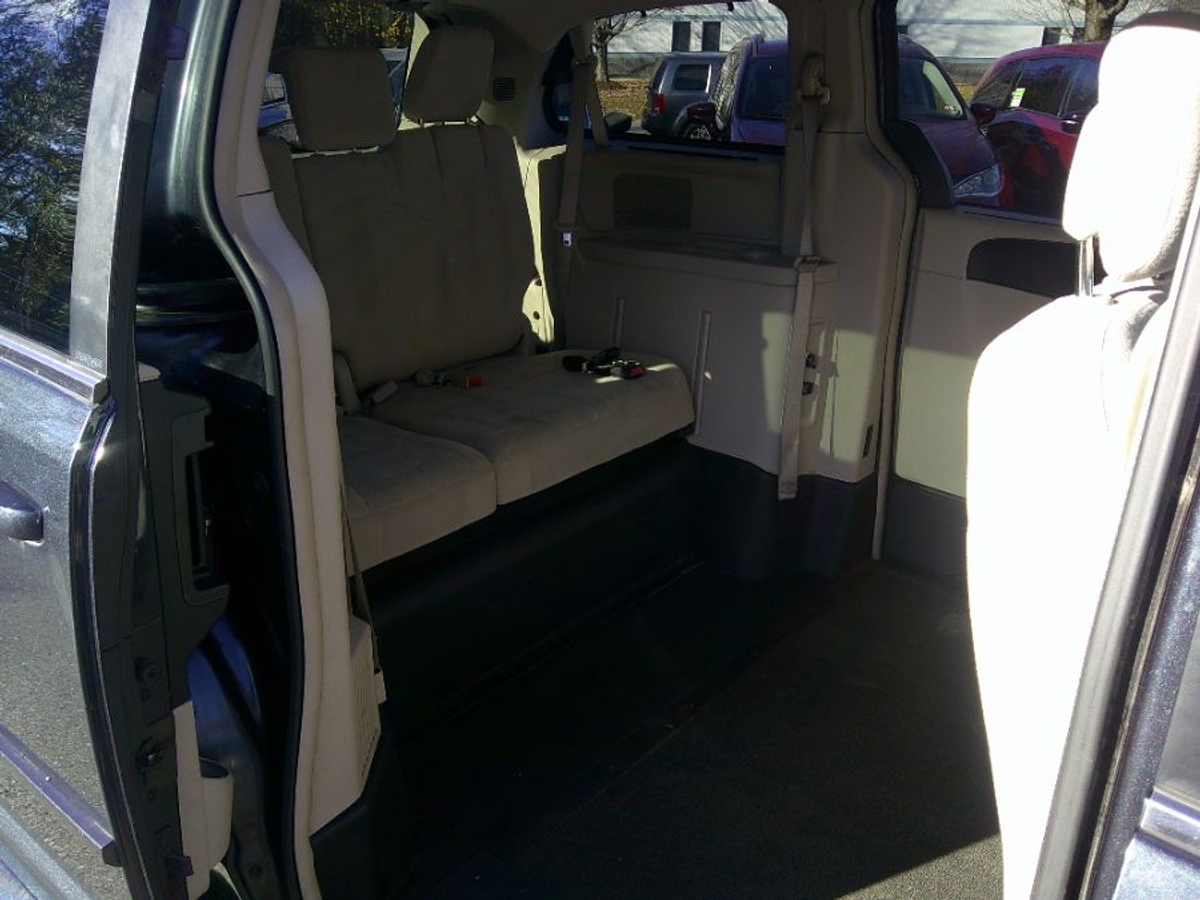 2013 DODGE GRAND CARAVAN - Image 2
