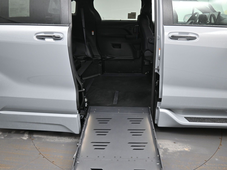 New 2026 Toyota Sienna Hybrid XSE Sport - BraunAbility Side Entry Entry Fold Out Automatic Ramp
