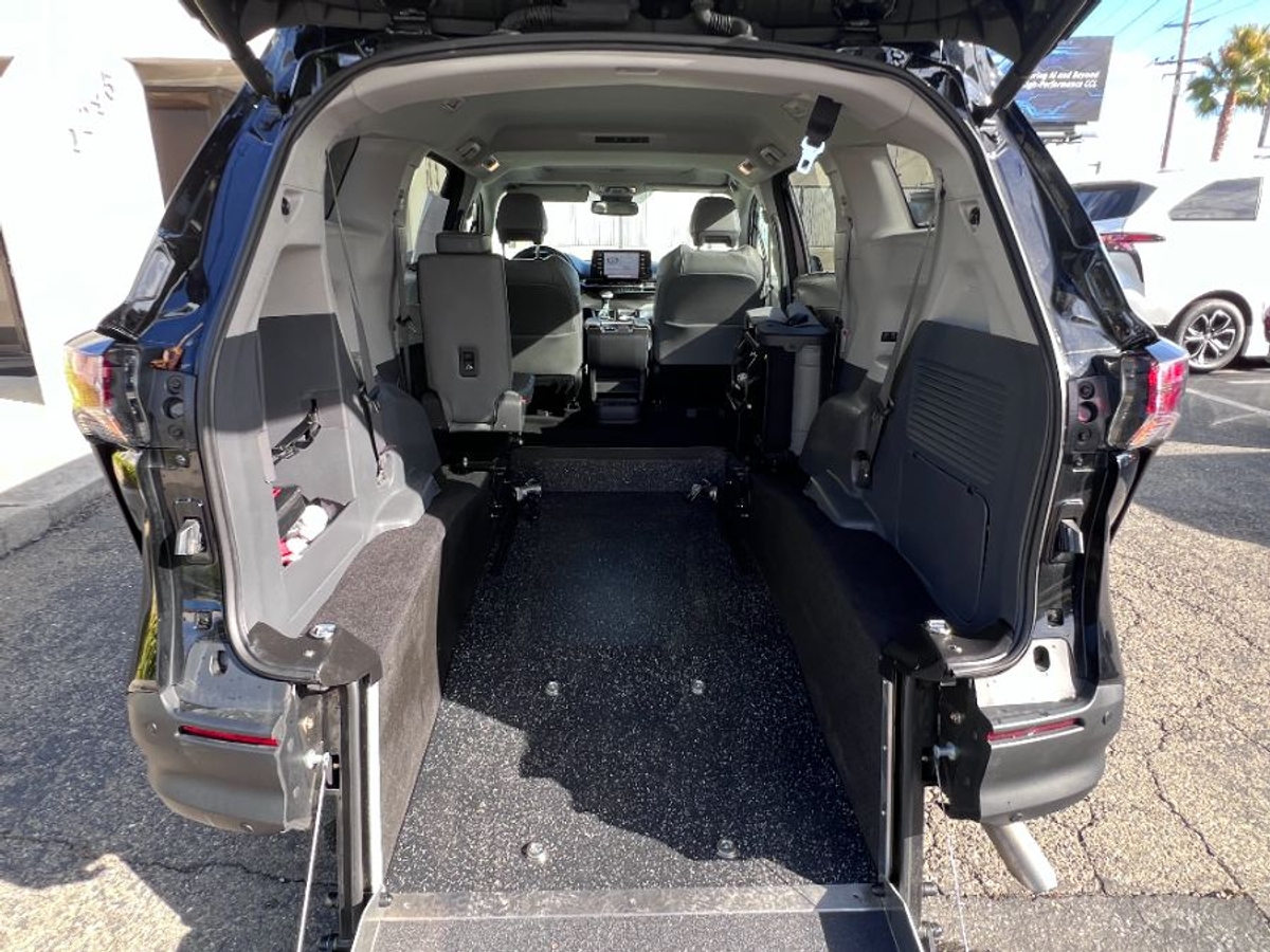 2024 TOYOTA SIENNA - Image 8