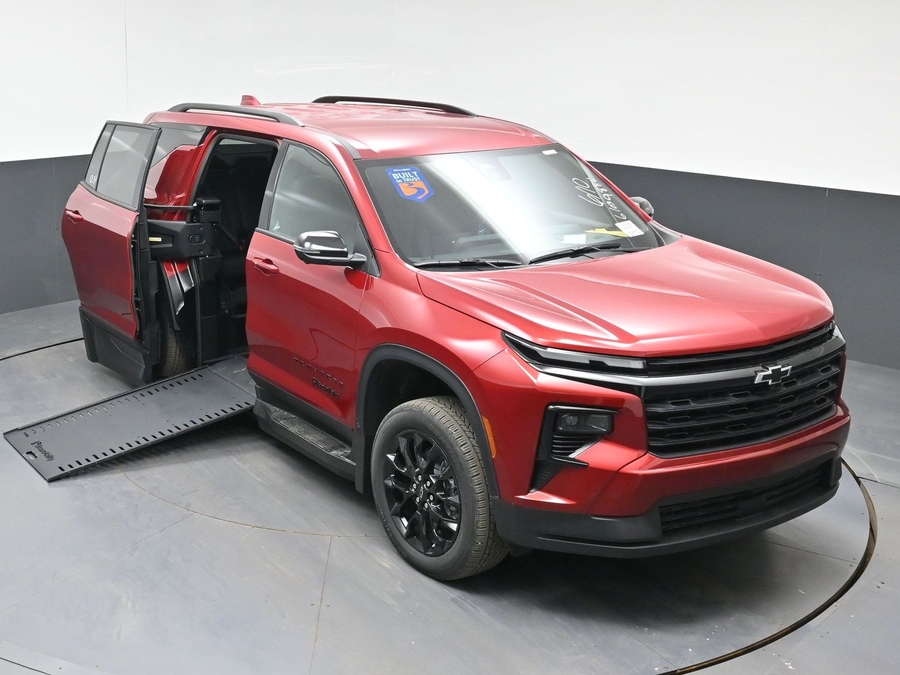 New 2026 Chevrolet Traverse 1LT Midnight - BraunAbility Side Entry In Floor Automatic Ramp