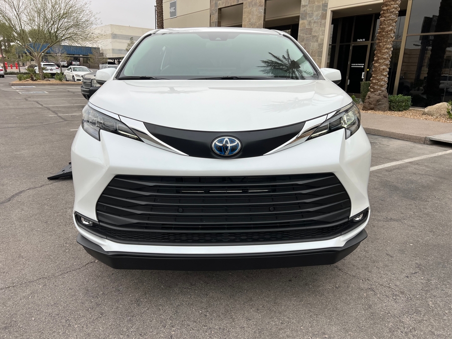Used 2025 Toyota Sienna Hybrid XLE Plus - BraunAbility Side Entry Entry Fold Out Automatic Ramp
