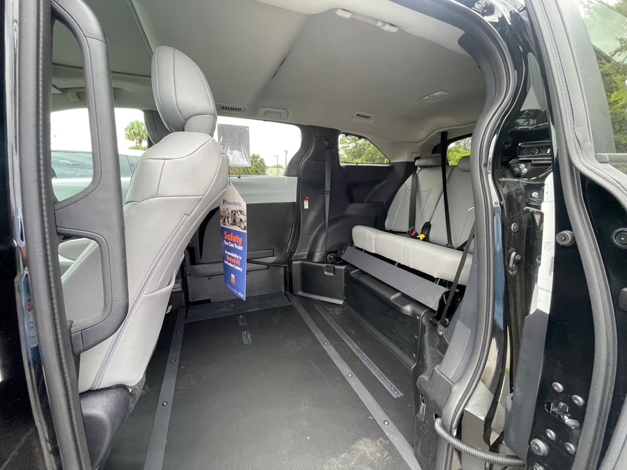 Black Toyota Sienna image number 9
