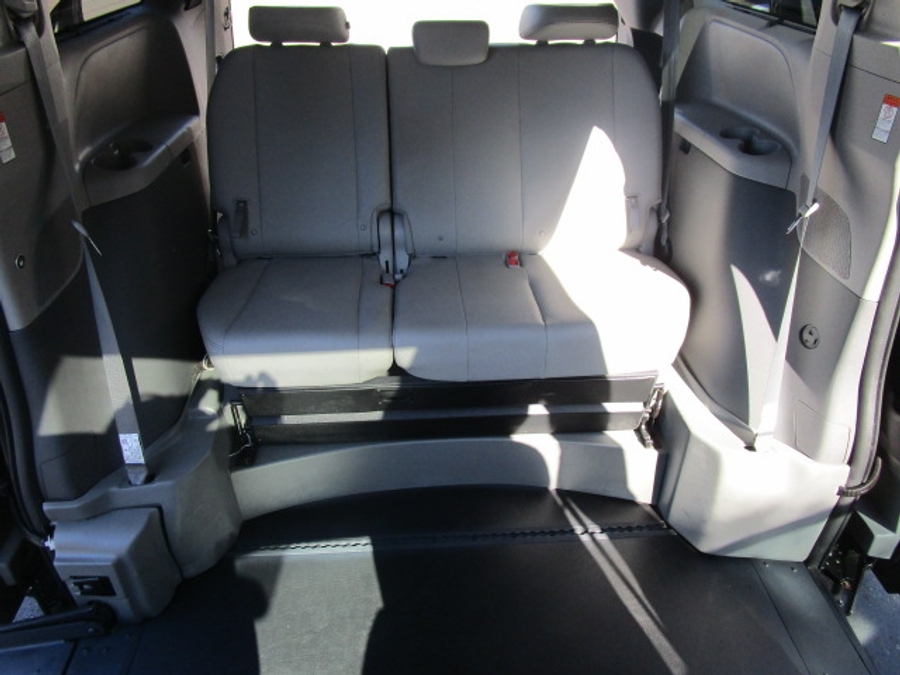 Used 2019 Toyota Sienna XLE Base - BraunAbility Side Entry Entry Fold Out Automatic Ramp