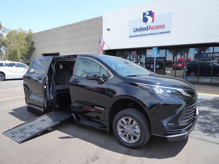 Used 2024 Toyota Sienna Hybrid LE Base - BraunAbility Side Entry Fold Out Automatic Ramp