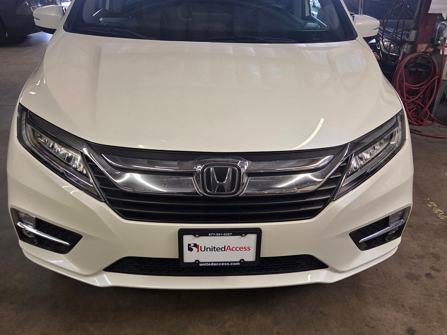 Used 2019 Honda Odyssey Elite - BraunAbility Side Entry In Floor Automatic Ramp