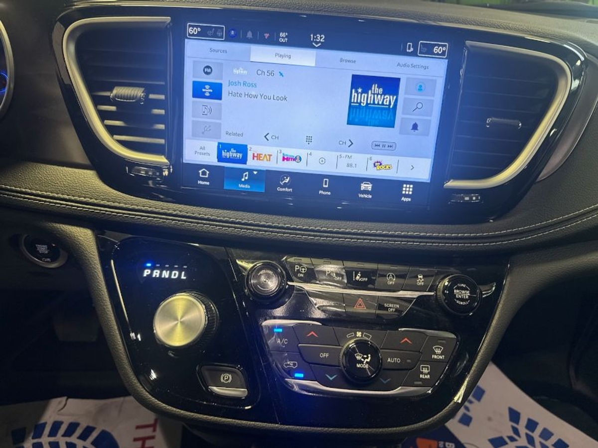 2025 CHRYSLER PACIFICA - Image 14