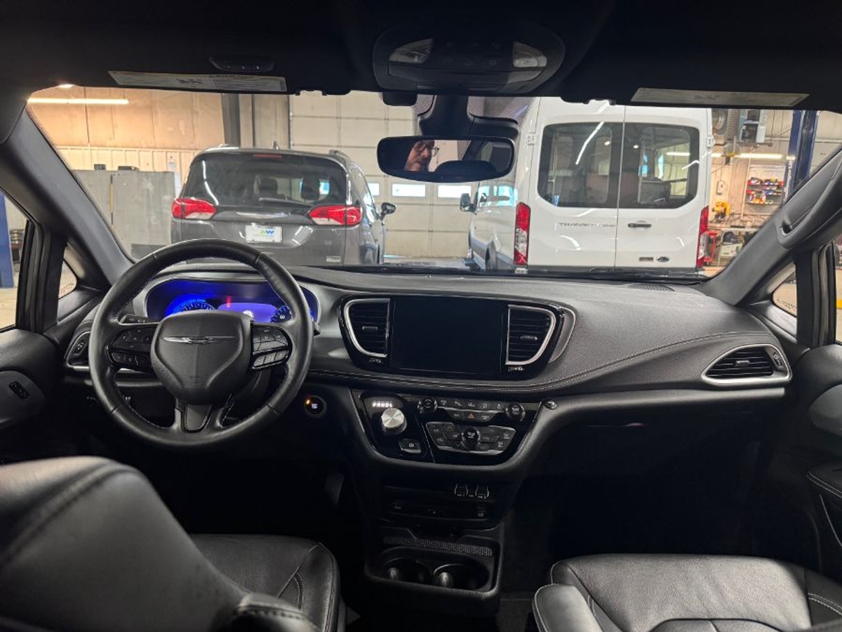 2021 CHRYSLER PACIFICA - Image 11