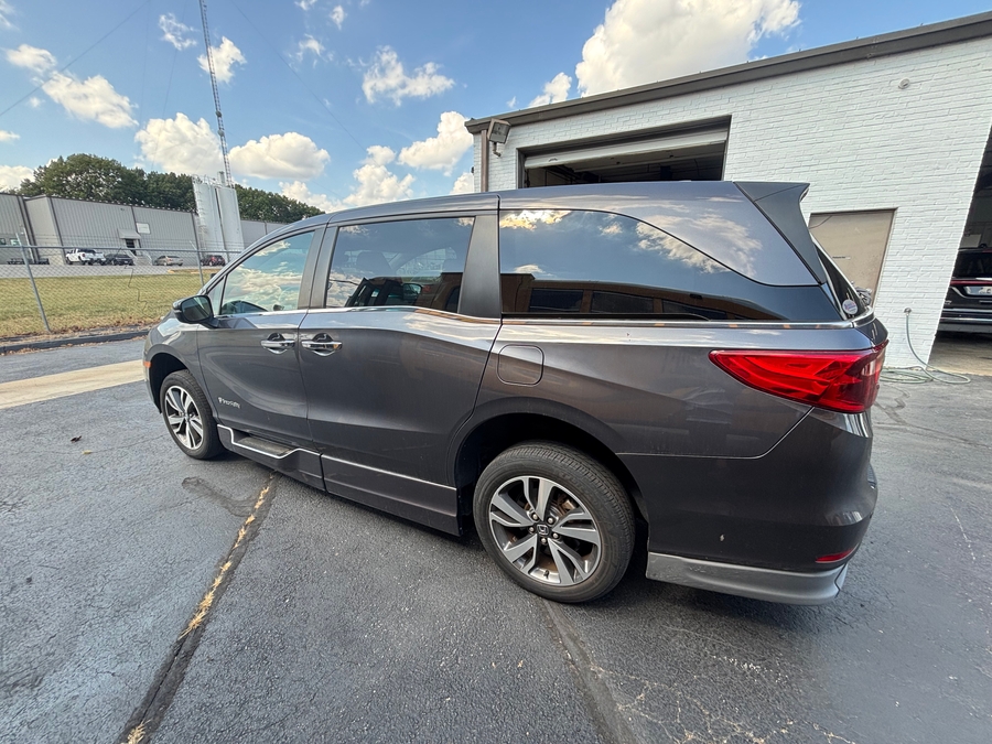Used 2023 Honda Odyssey Touring - BraunAbility Side Entry In Floor Automatic Ramp