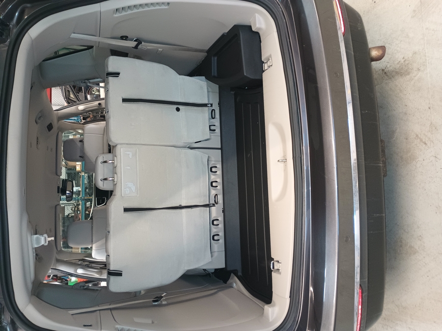 Grey Chrysler Pacifica image number 20