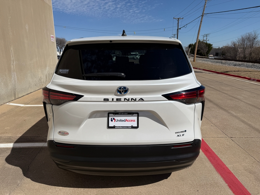 Used 2022 Toyota Sienna Hybrid XLE Base - BraunAbility Side Entry Entry Fold Out Automatic Ramp
