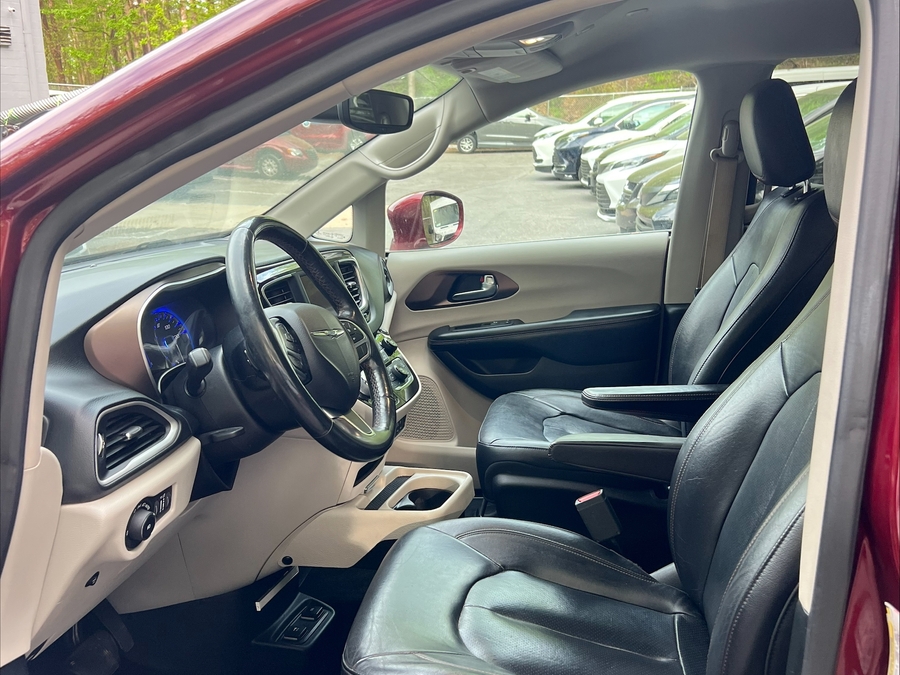 Red Chrysler Pacifica image number 11