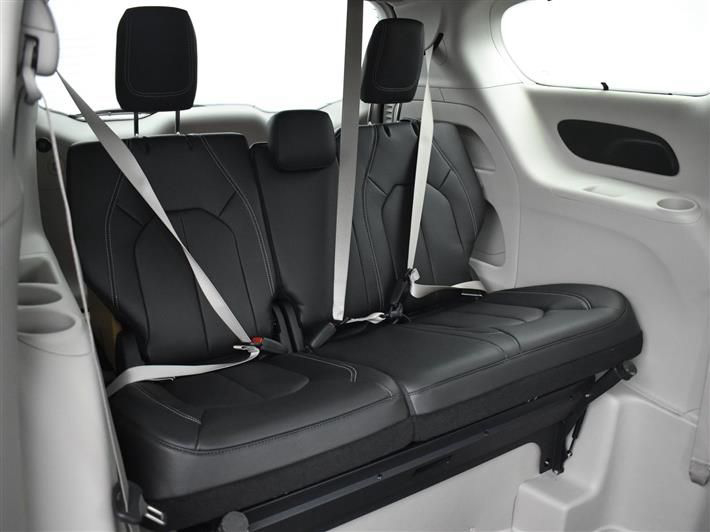 2022 CHRYSLER PACIFICA - Image 24