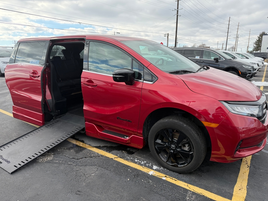 Used 2023 Honda Odyssey Sport - BraunAbility Side Entry Entry In Floor Automatic Ramp