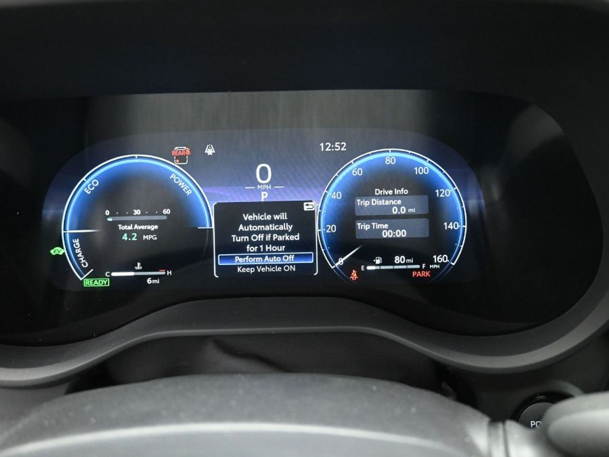 Black Toyota Sienna image number 15