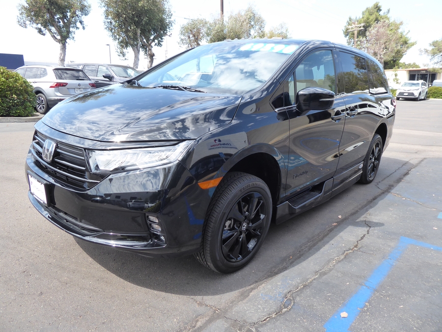 Used 2024 Honda Odyssey Sport - BraunAbility Side Entry In Floor Automatic Ramp