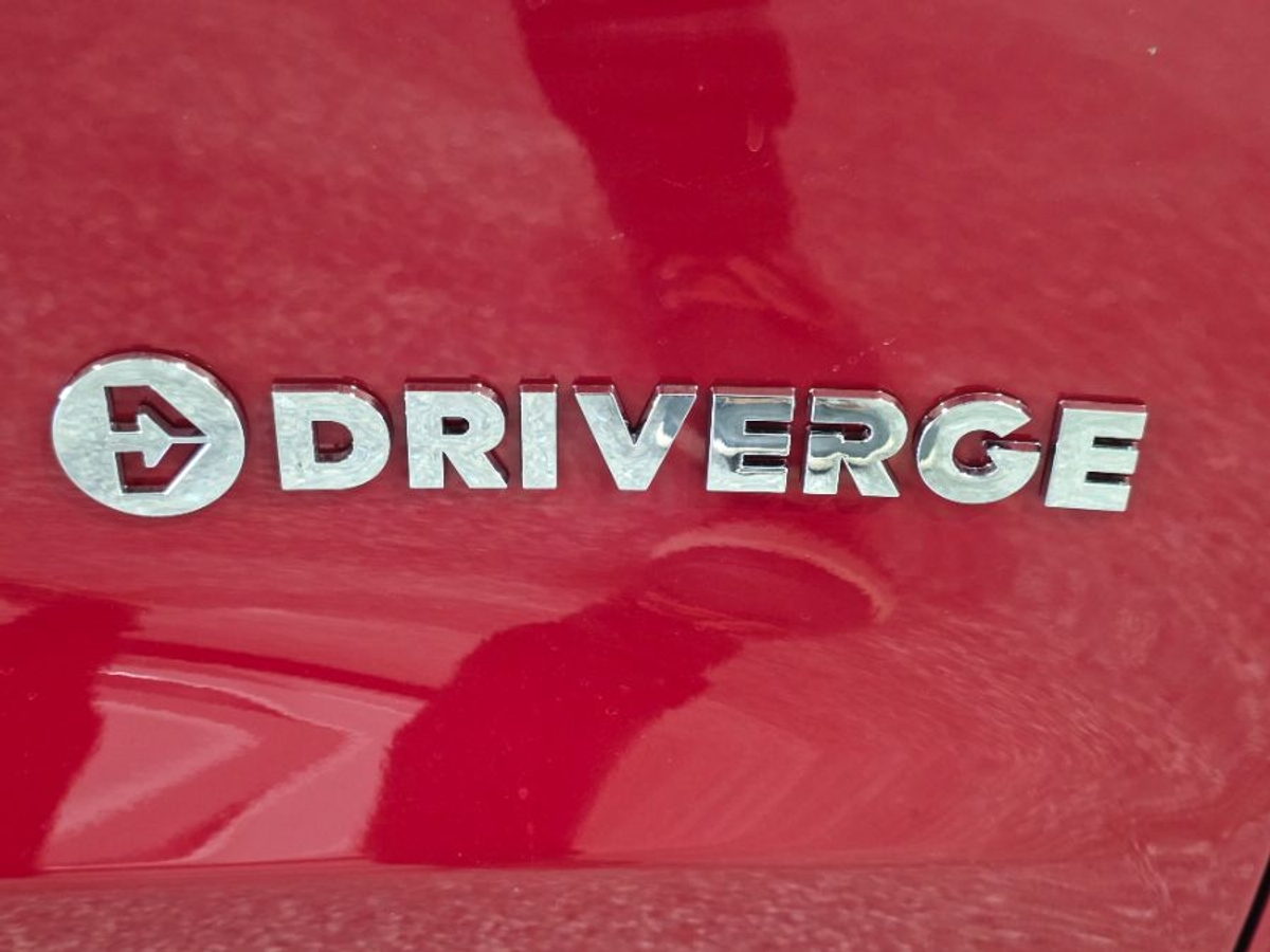 Red Chrysler Pacifica image number 7