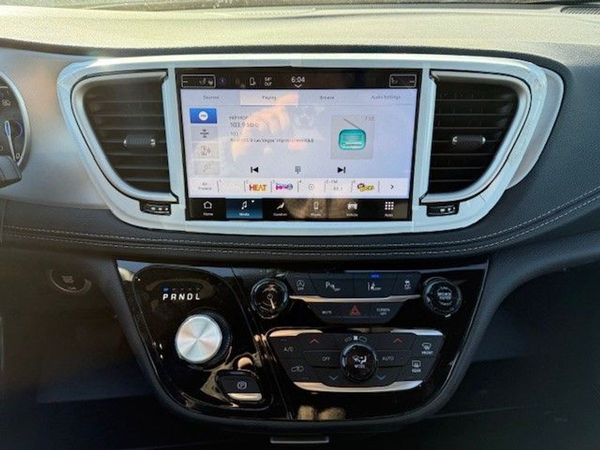 2024 CHRYSLER PACIFICA - Image 13