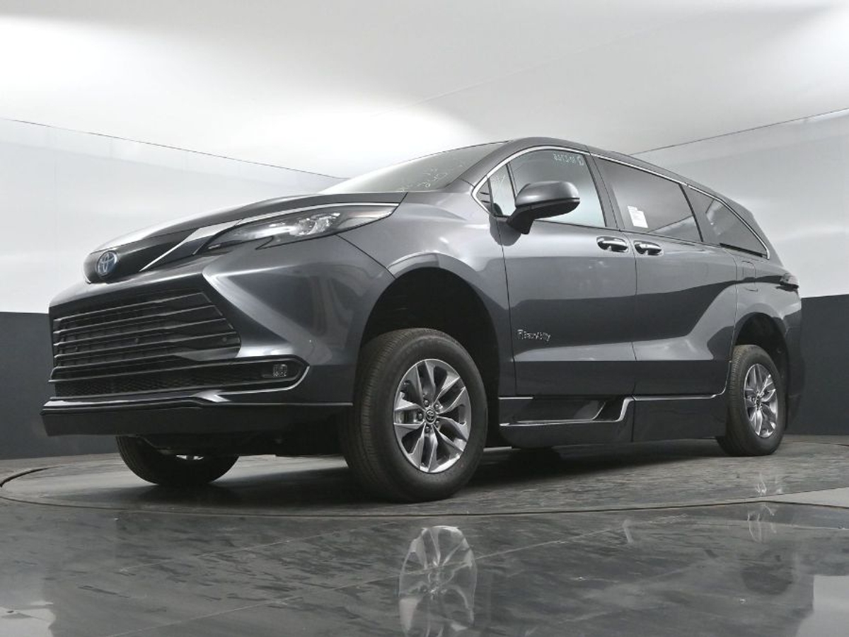 2025 TOYOTA SIENNA - Image 19