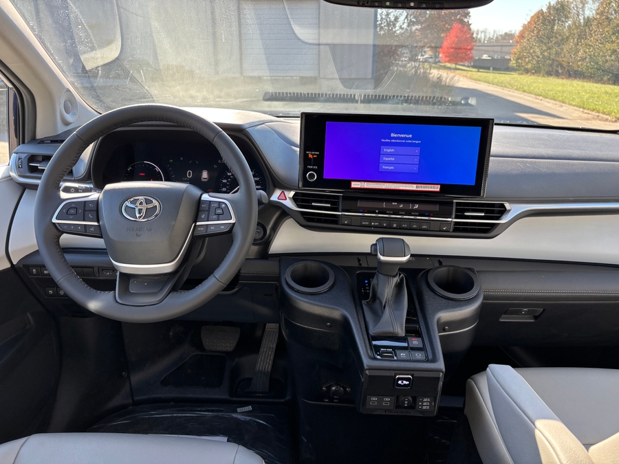 Used 2025 Toyota Sienna Hybrid XLE Base - BraunAbility Side Entry Entry In Floor Automatic Ramp