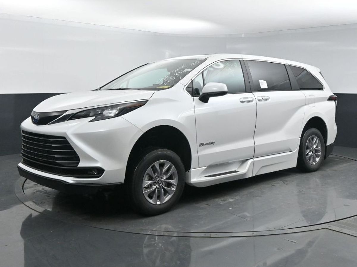 2025 TOYOTA SIENNA - Image 20