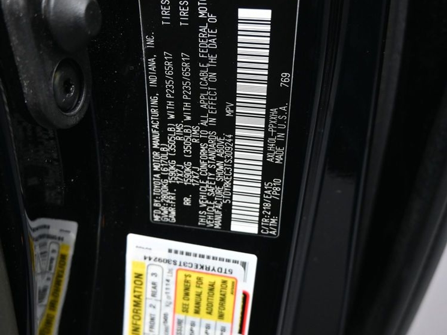 New 2026 Toyota Sienna Hybrid XLE Base - BraunAbility Side Entry Fold Out Automatic Ramp