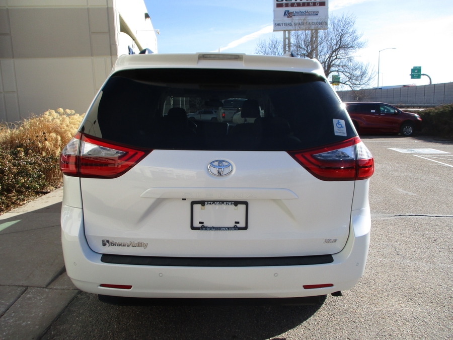 Used 2023 Toyota Sienna Hybrid XLE Plus - BraunAbility Side Entry Entry In Floor Automatic Ramp