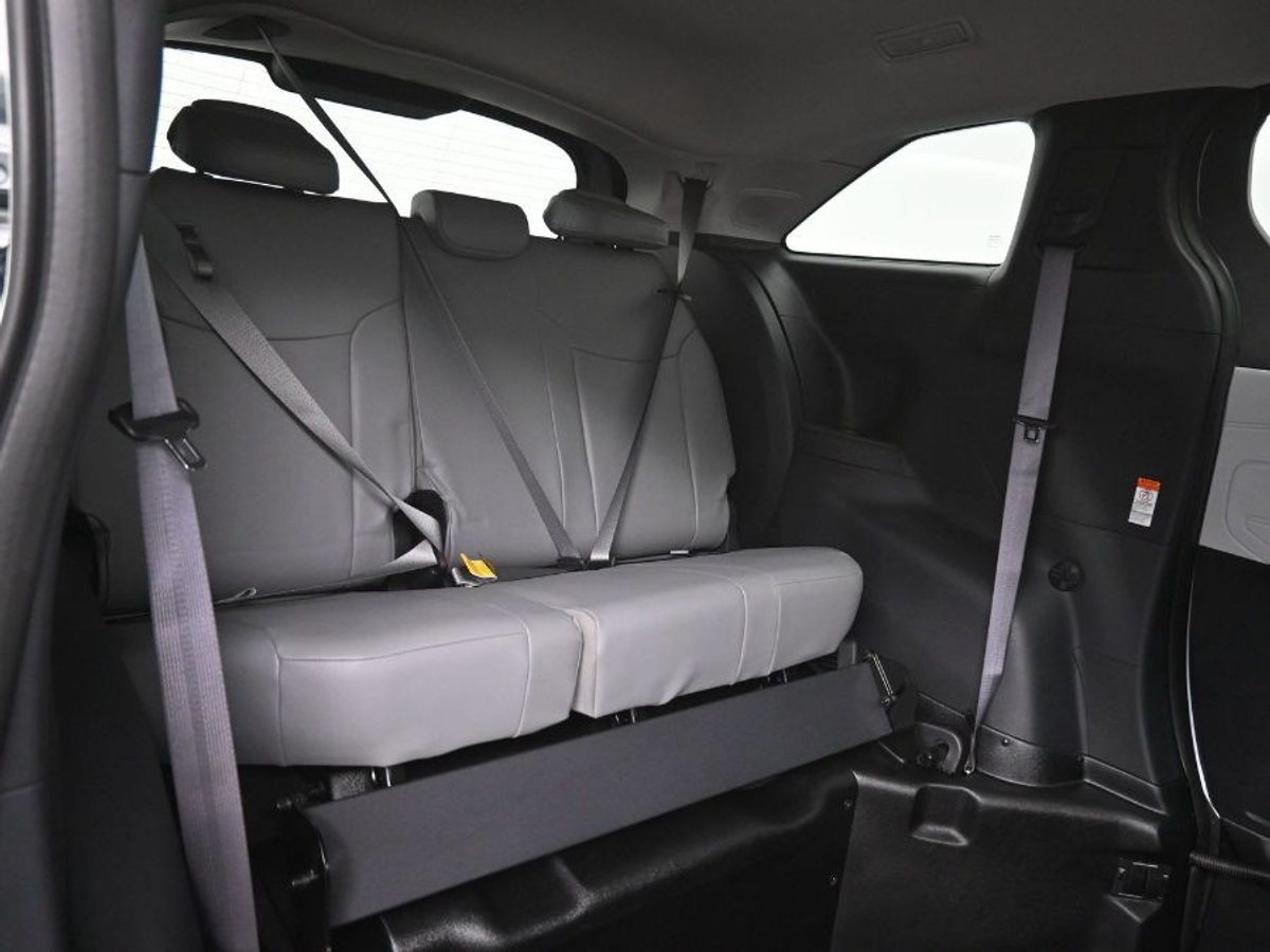 2025 TOYOTA SIENNA - Image 10