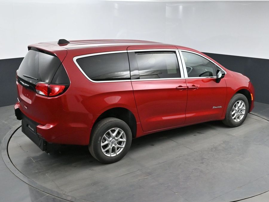 New 2025 Chrysler Voyager LX - BraunAbility Rear Entry Entry Fold Out Manual Ramp